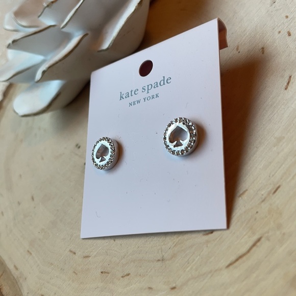 NWT KATE SPADE SILVER “SPOT THE SPADE” EARRINGS! - Picture 4 of 5
